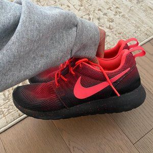 Customized Splatter Paint Sole/Ombre Nike Rosche's - 7.5